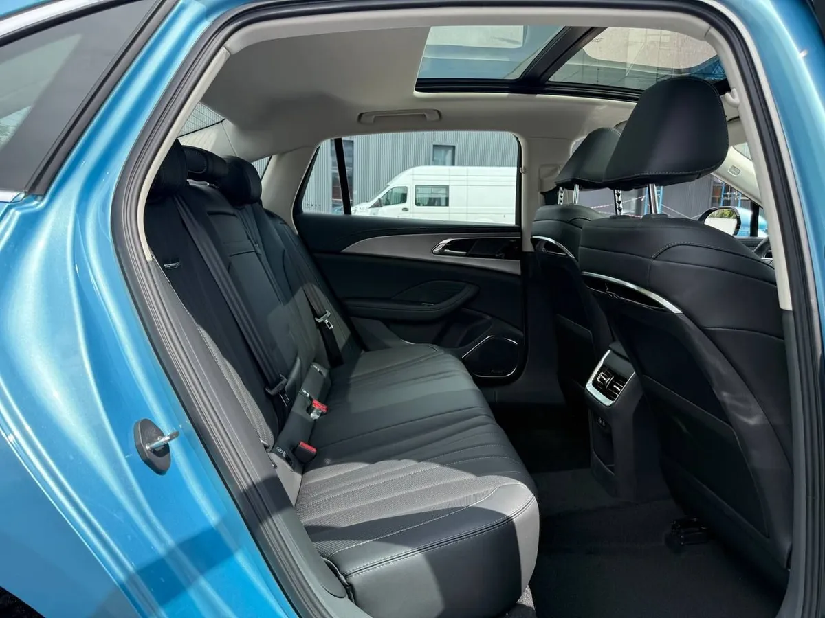 Hongqi H5 2.0 AT (218 л.с.)