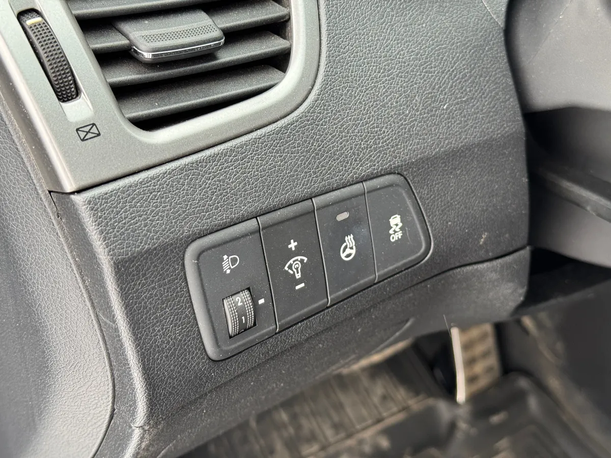 Hyundai Elantra 1.6 AT (132 л.с.)