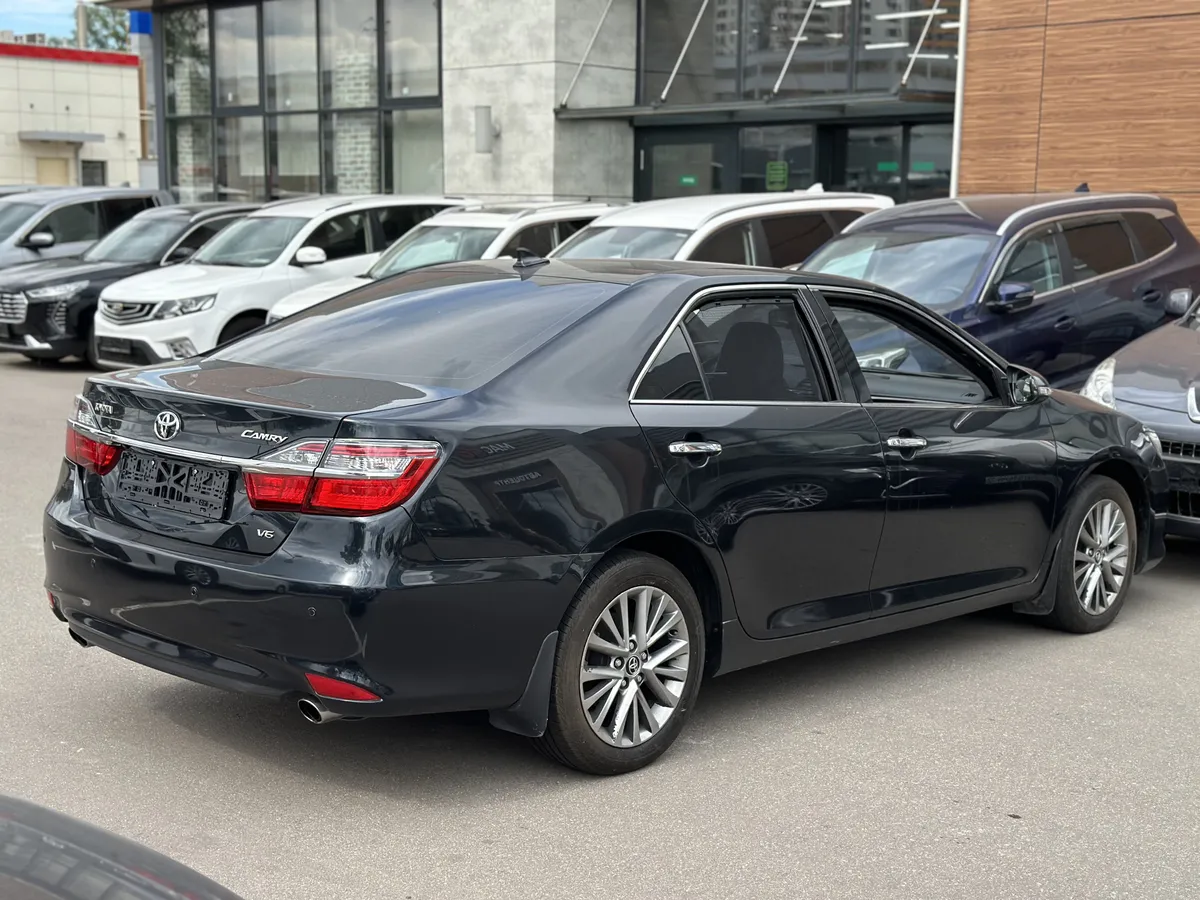 Toyota Camry 3.5 AT (249 л.с.)
