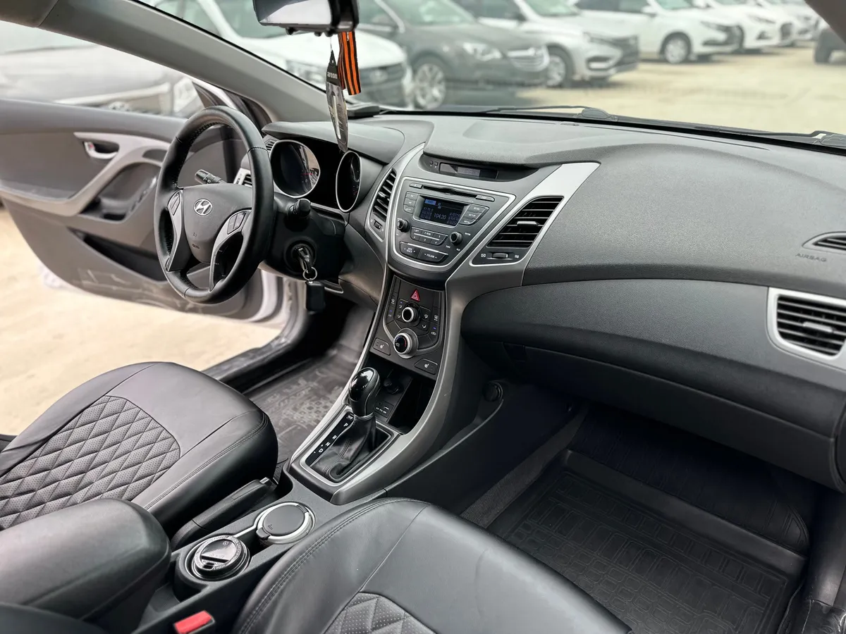 Hyundai Elantra 1.6 AT (132 л.с.)