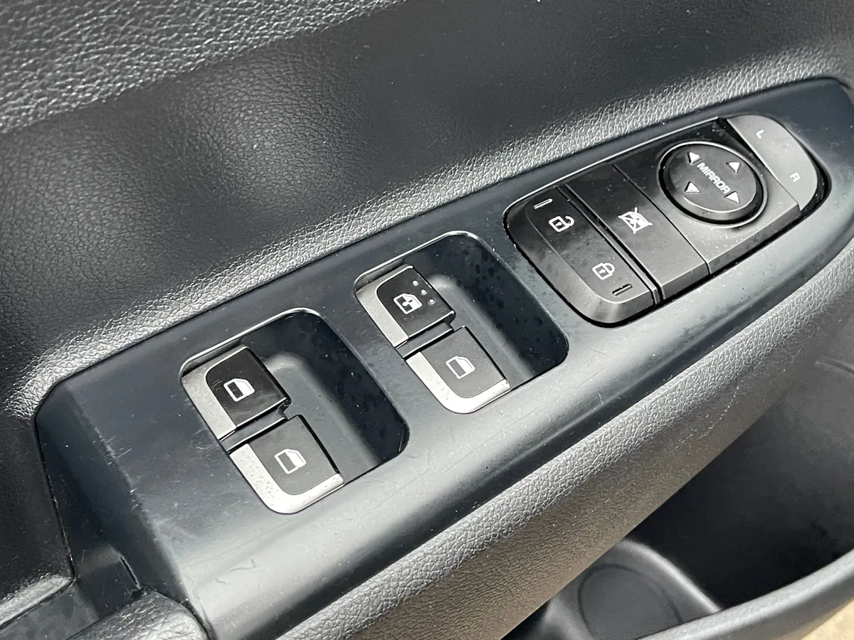 Kia Rio 1.4 AT (100 л.с.)