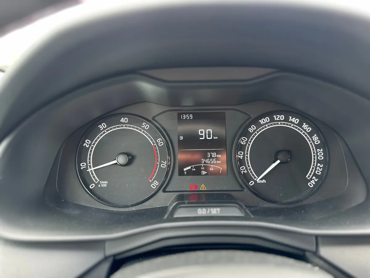 Skoda Rapid 1.6 MT (90 л.с.)