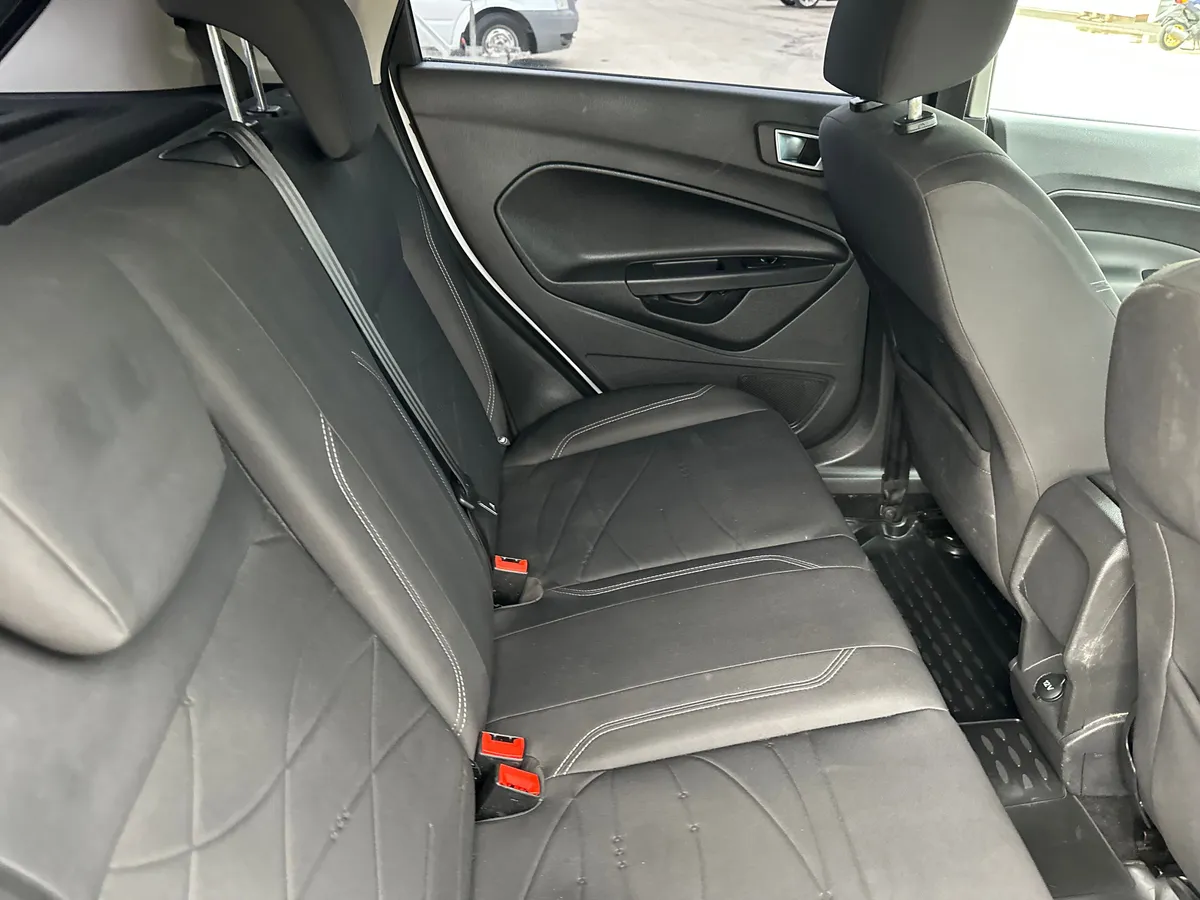 Ford Fiesta 1.6 Ti-VCT MT (105 л.с.)