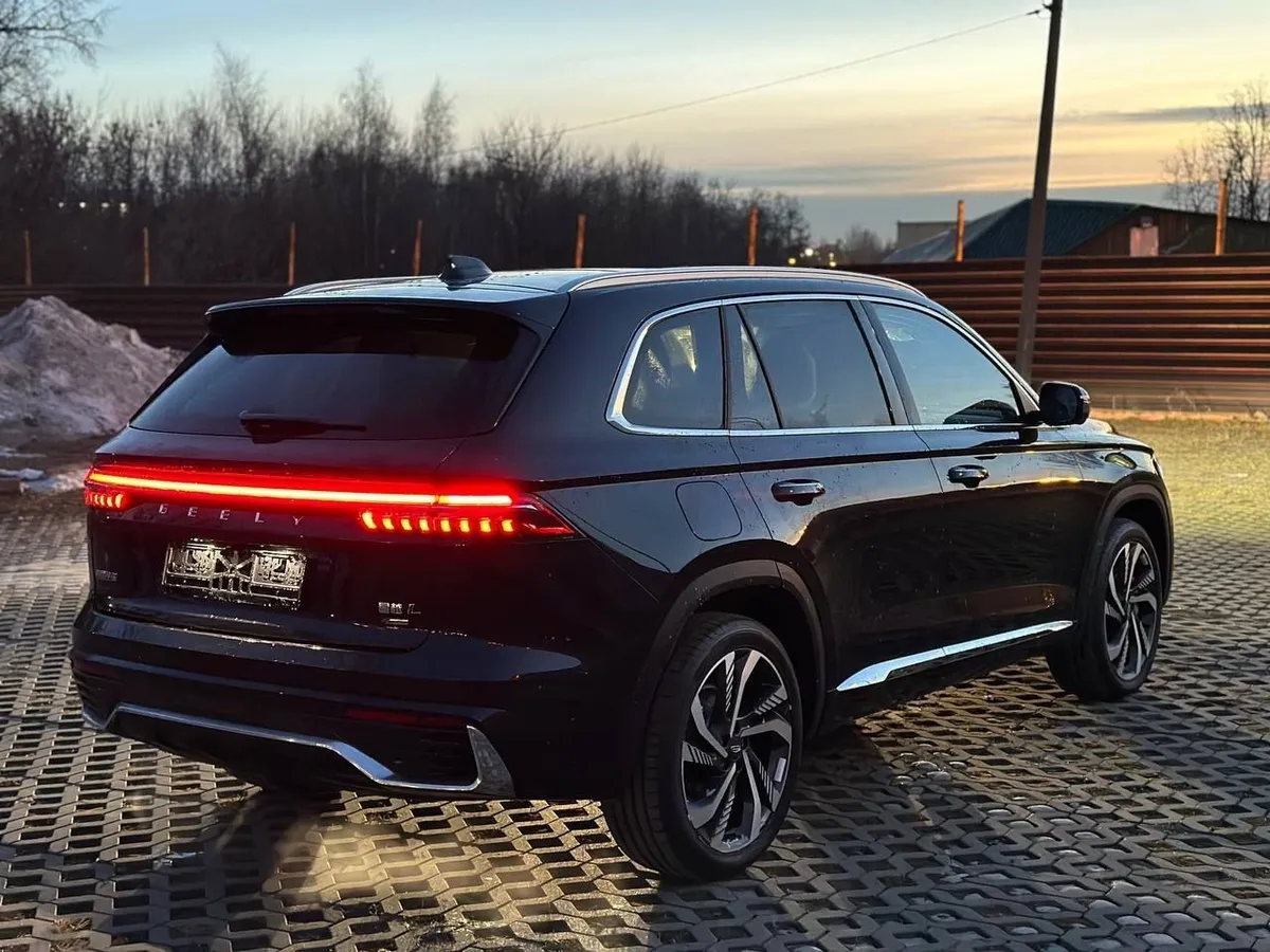 Geely Monjaro 2.0 AT 4WD (238 л.с.)