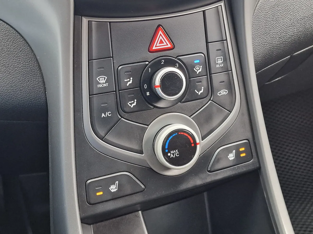 Hyundai Elantra 1.6 MT (132 л.с.)