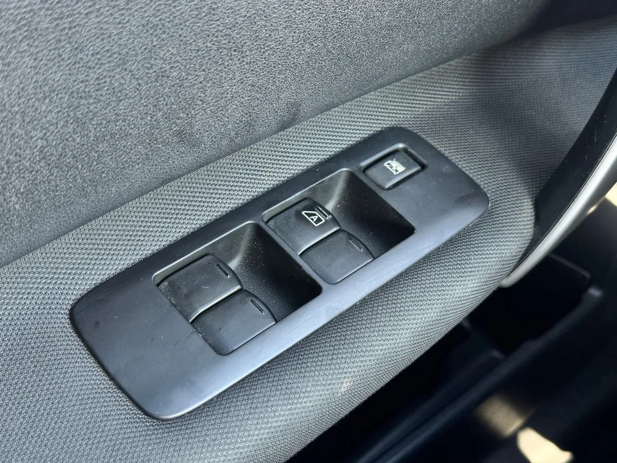 Nissan Qashqai 2.0 CVT FWD (141 л.с.)