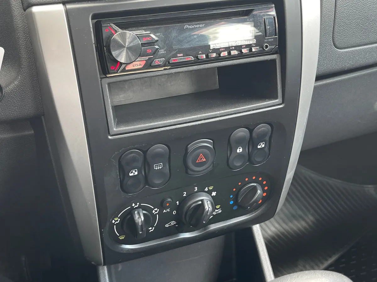 Nissan Almera 1.6 AT (102 л.с.)