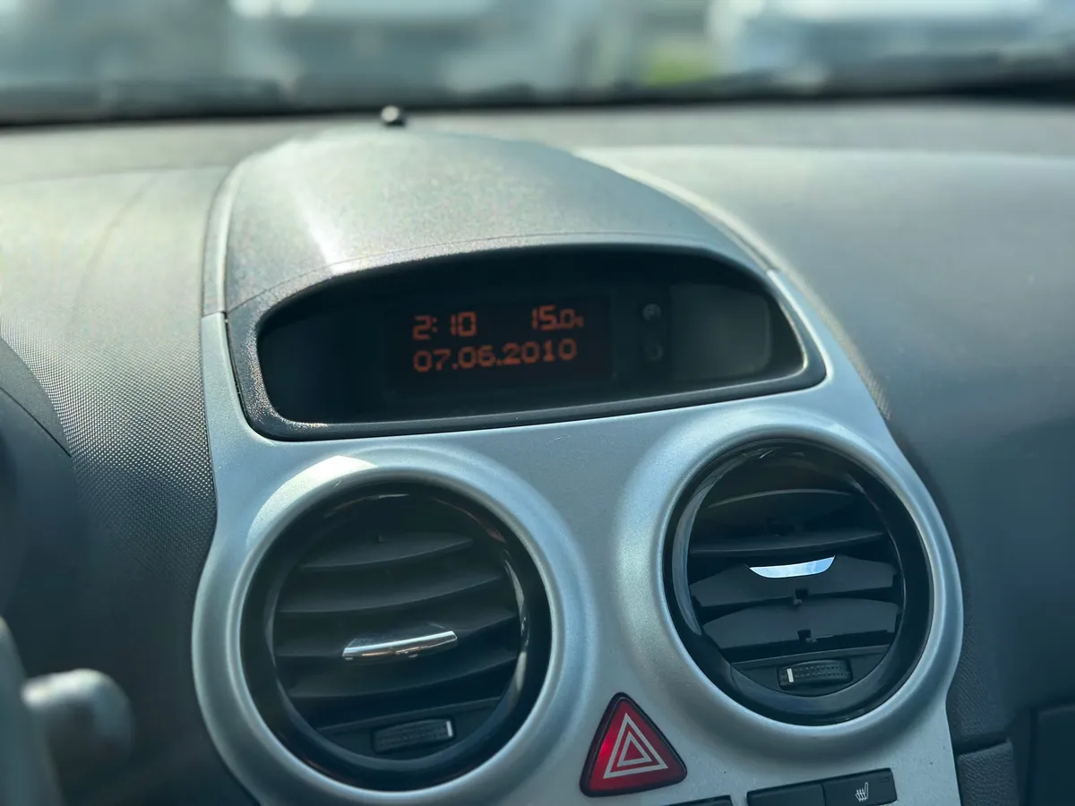 Opel Corsa 1.4 AT (100 л.с.)