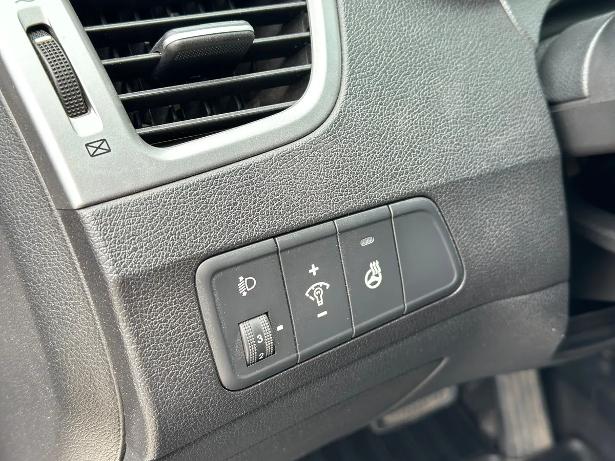 Hyundai Elantra 1.6 AT (132 л.с.)