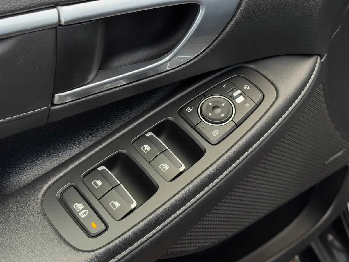 Hyundai Sonata 2.5 (180 л.с.) бензин, АКПП, передний привод