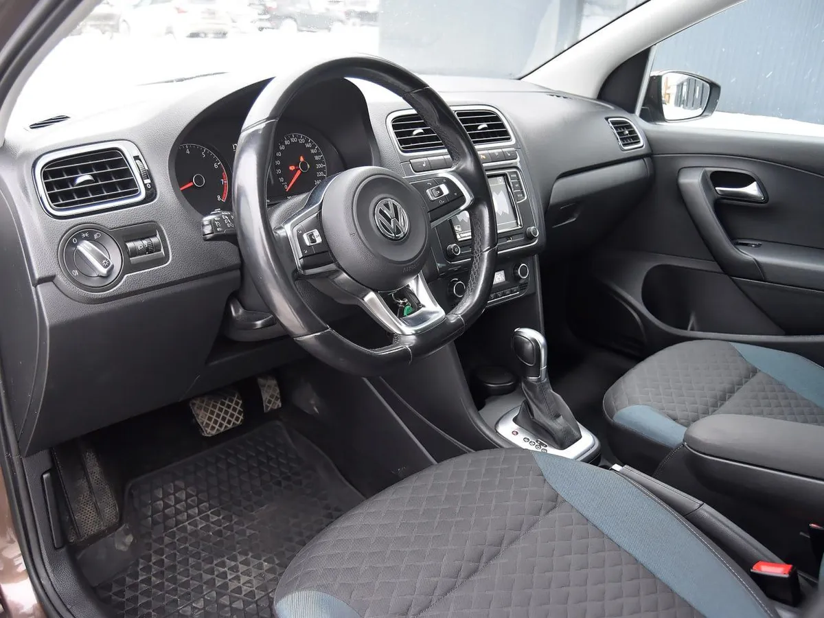 Volkswagen Polo 1.6 MPI AT (110 л.с.)