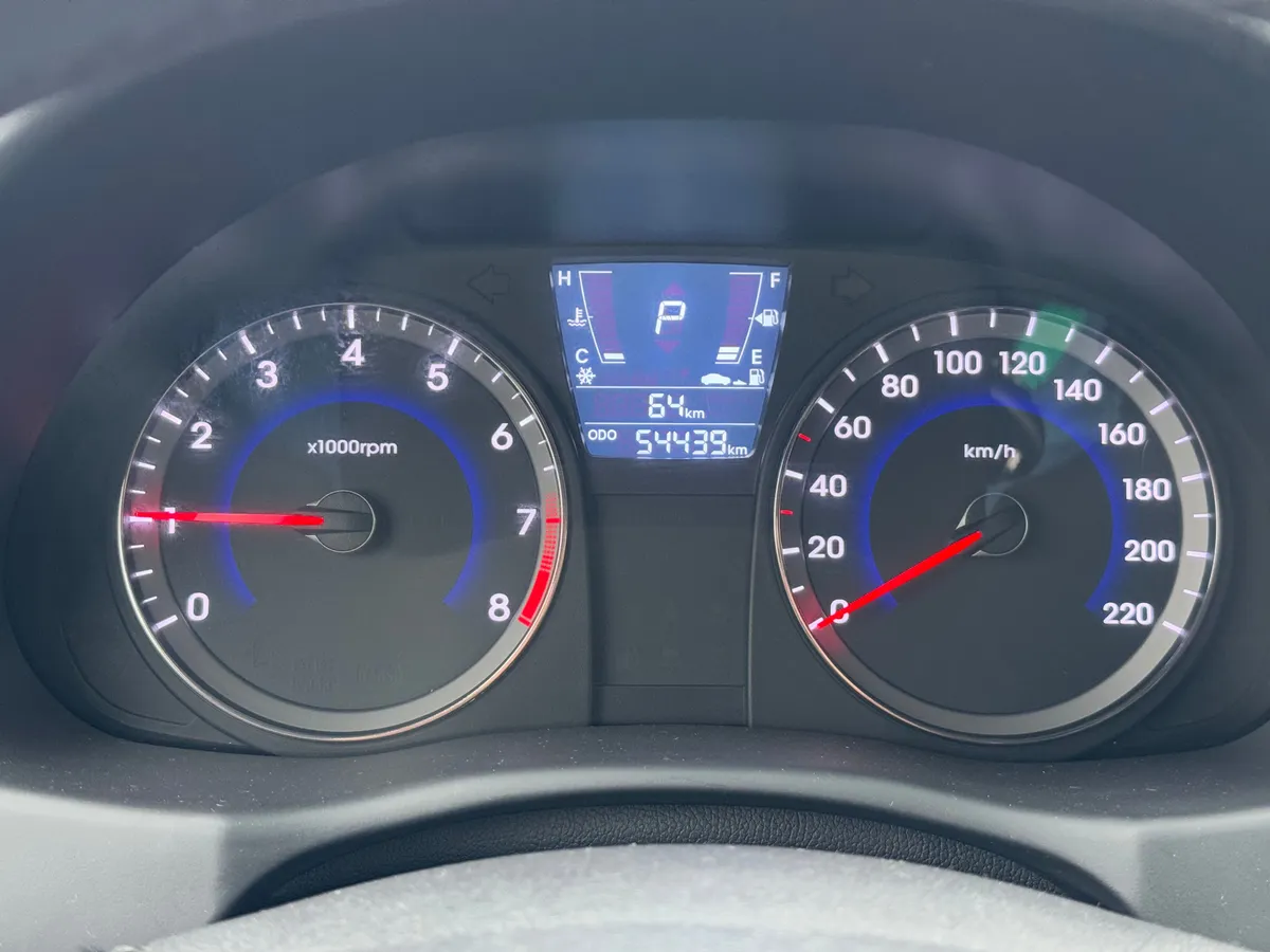 Hyundai Solaris 1.4 AT (107 л.с.)