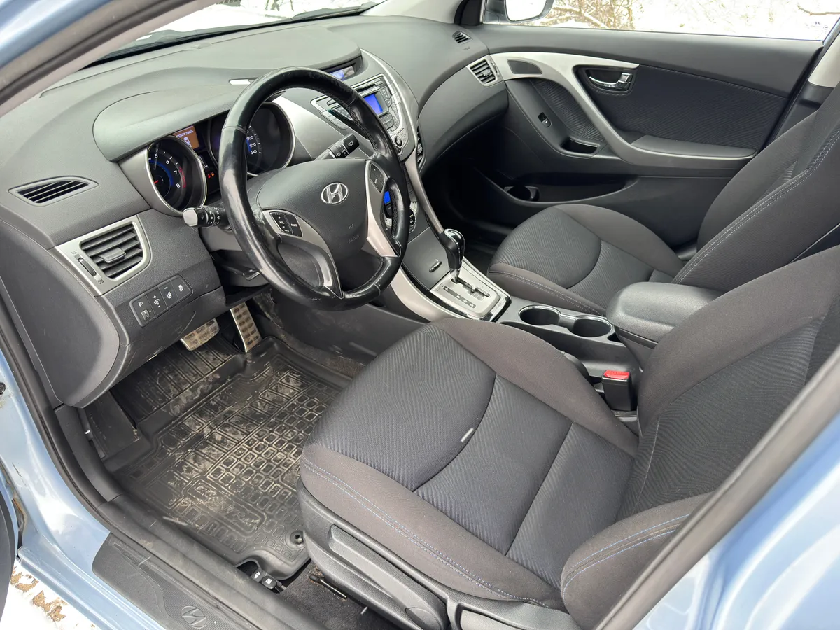 Hyundai Elantra 1.6 AT (132 л.с.)