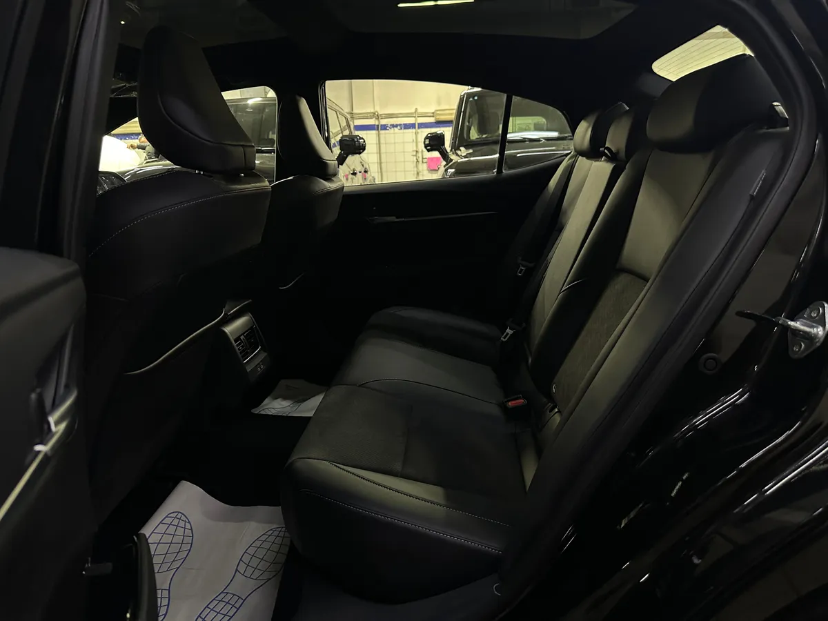 Toyota Camry 2.0 CVT (173 л.с.)