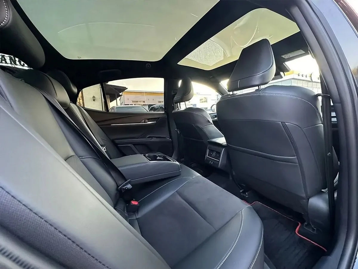 Toyota Camry 2.0 CVT (173 л.с.)