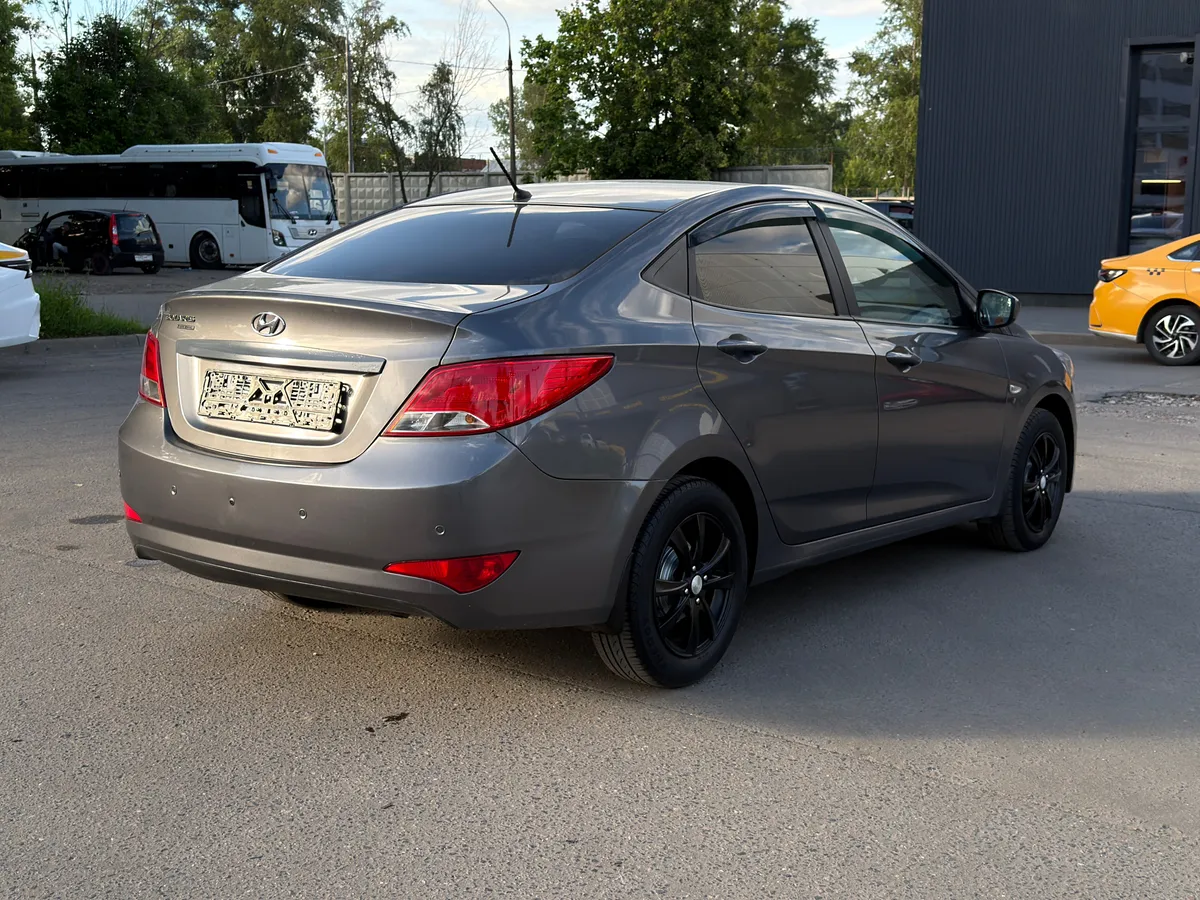 Hyundai Solaris 1.4 MT (107 л.с.)