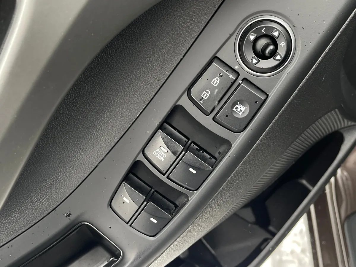 Hyundai Elantra 1.6 AT (132 л.с.)