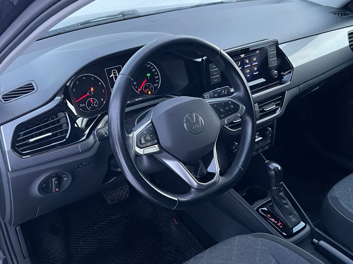 Volkswagen Polo 1.6 AT (110 л.с.)