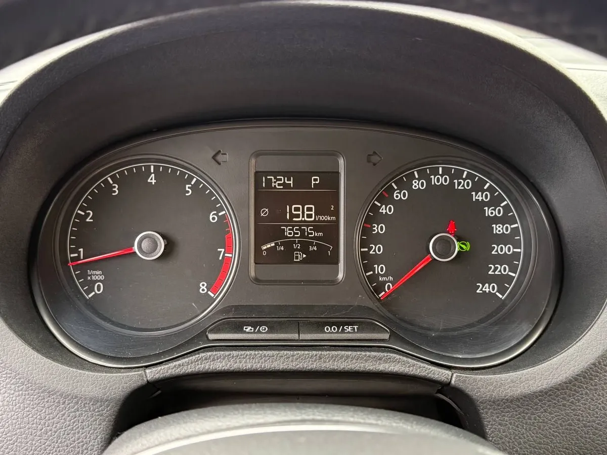 Volkswagen Polo 1.6 MPI AT (110 л.с.)