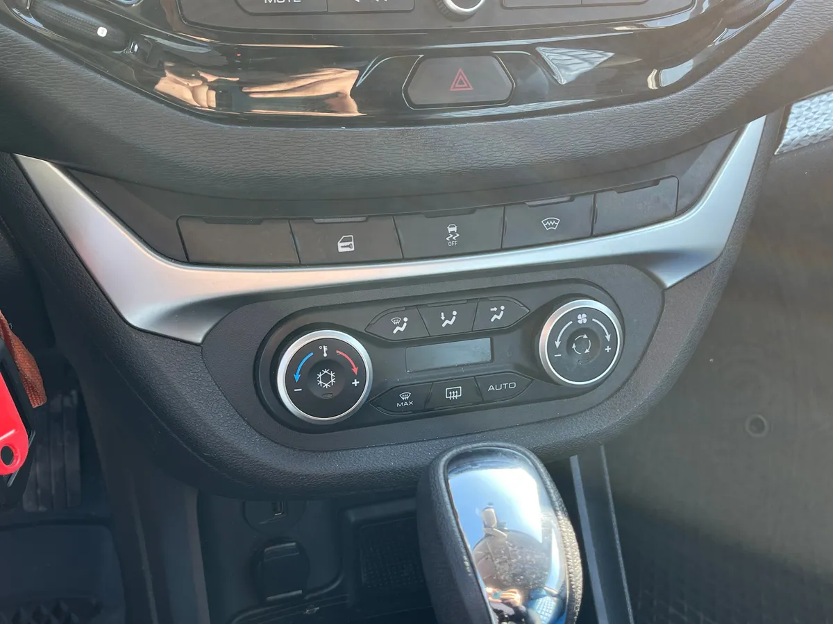 ВАЗ (Lada) Vesta 1.6 CVT (113 л.с.)