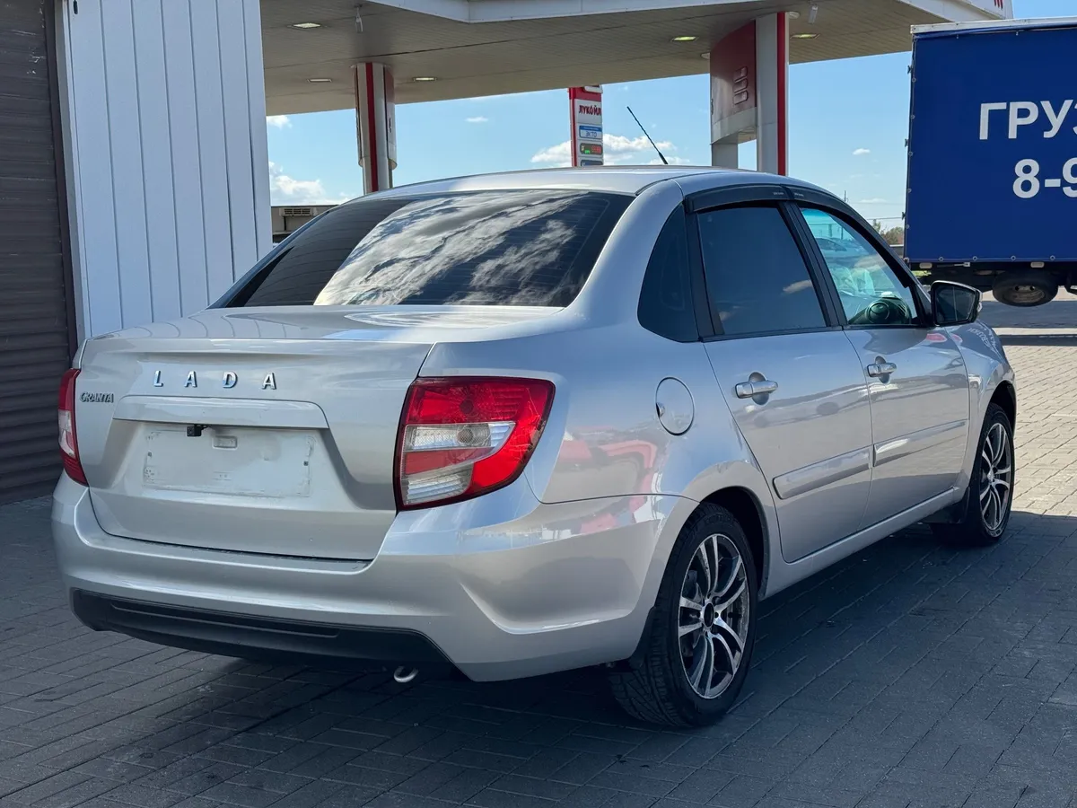 ВАЗ (Lada) Granta 1.6 MT (87 л.с.)