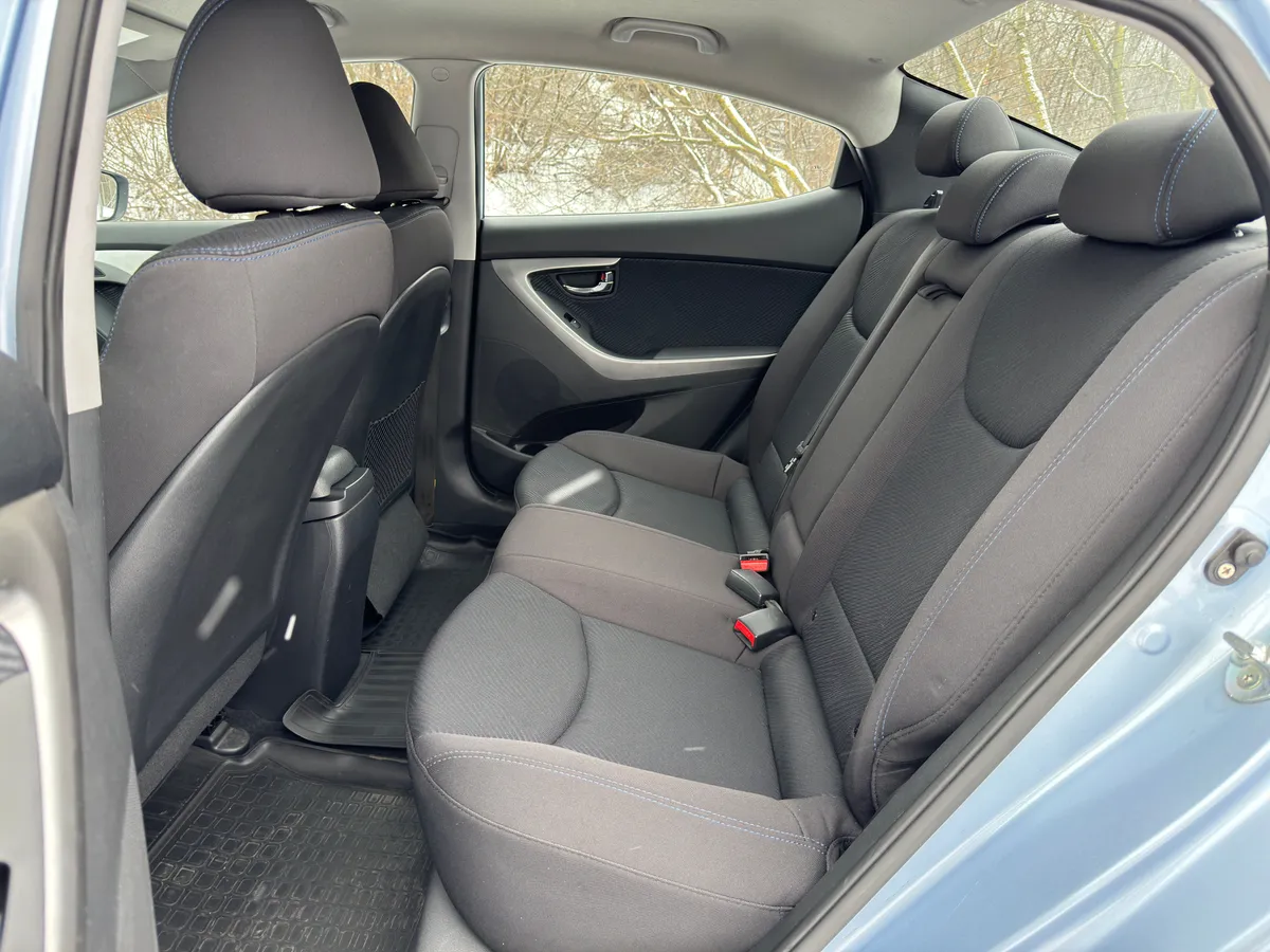 Hyundai Elantra 1.6 AT (132 л.с.)