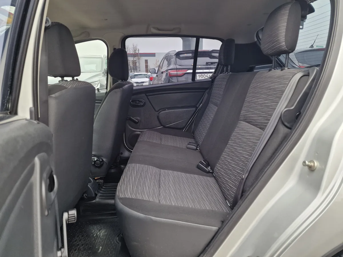 Renault Sandero 1.6 MT (102 л.с.)