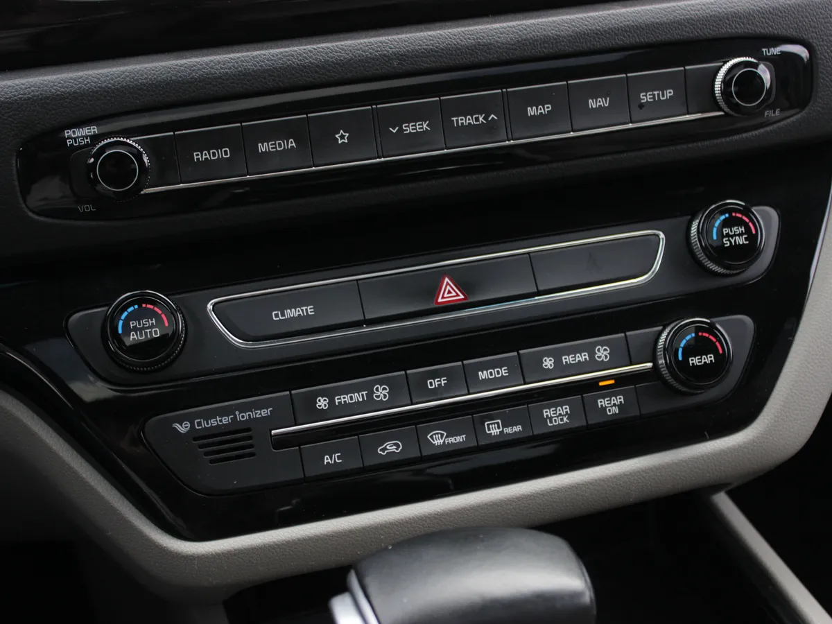 Kia Carnival 2.2 AT (202 л.с.)