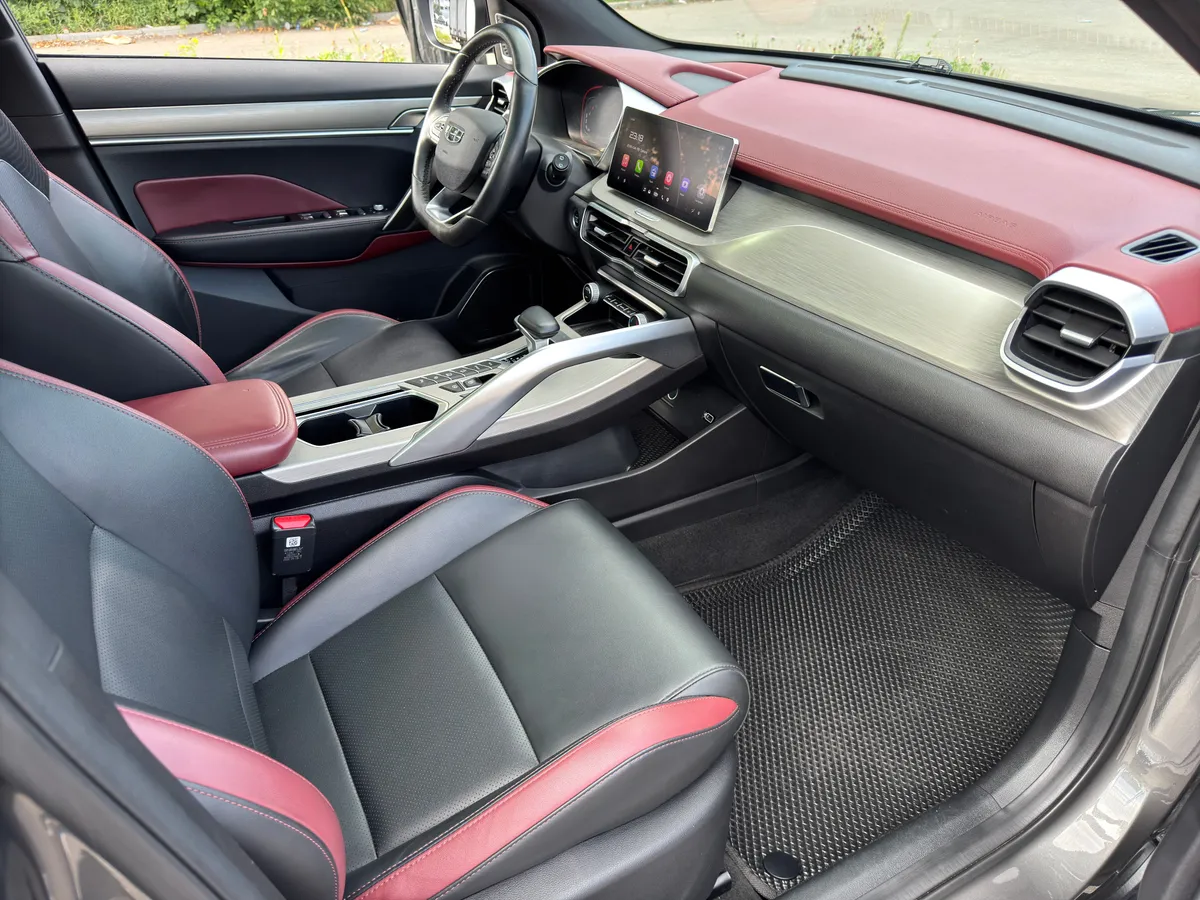 Geely Coolray 1.5 (150 л.с.) бензин, робот, передний привод