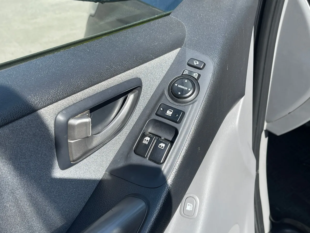 Hyundai H-1 2.5 AT (170 л.с.)