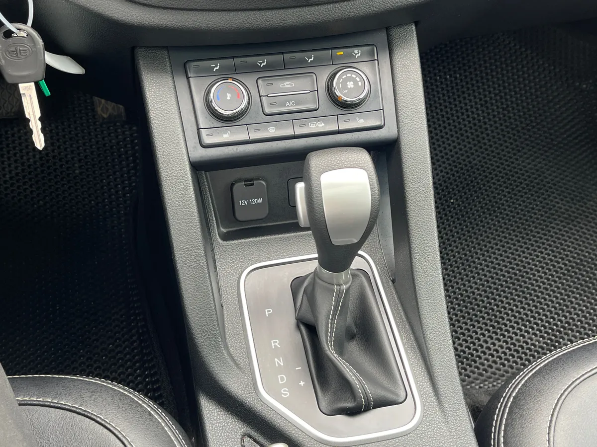 FAW Besturn X40 1.6 AT (108 л.с.)