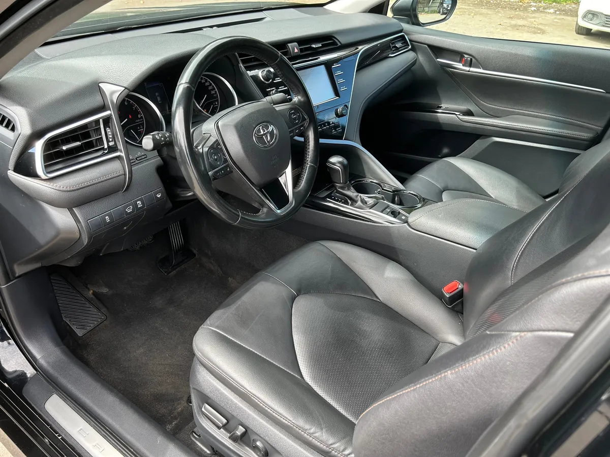 Toyota Camry 2.5 AT (181 л.с.)