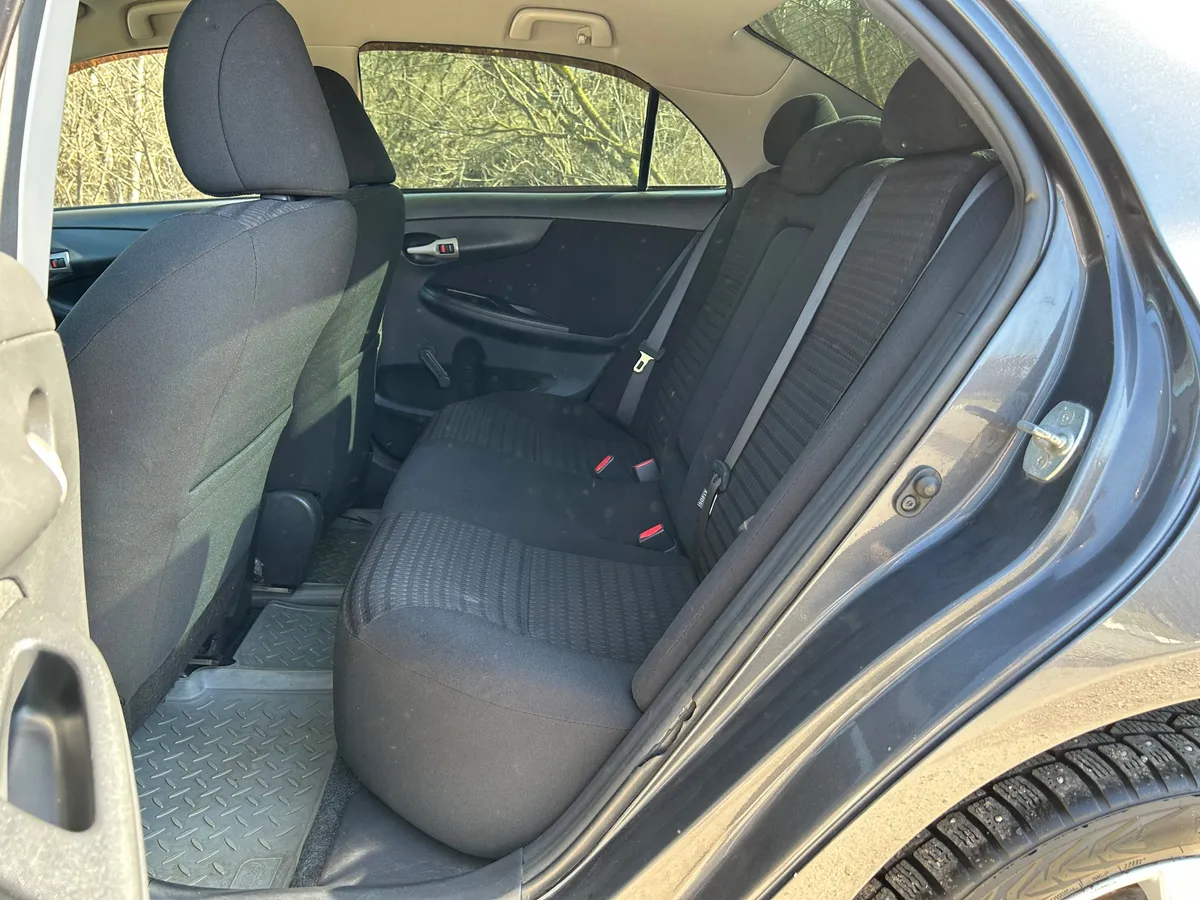 Toyota Corolla 1.6 MT (124 л.с.)