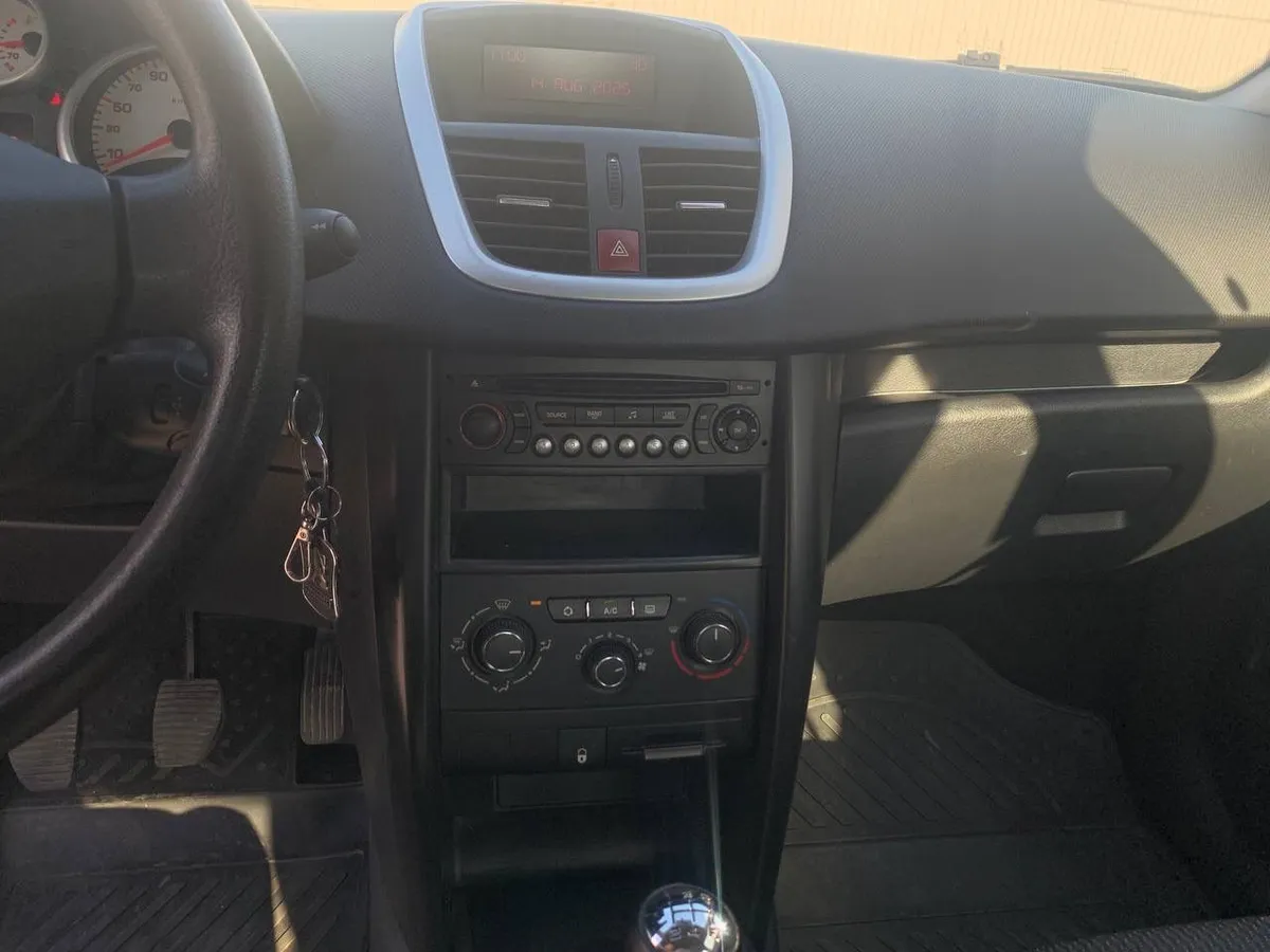 Peugeot 207 1.4 MT (90 л.с.)