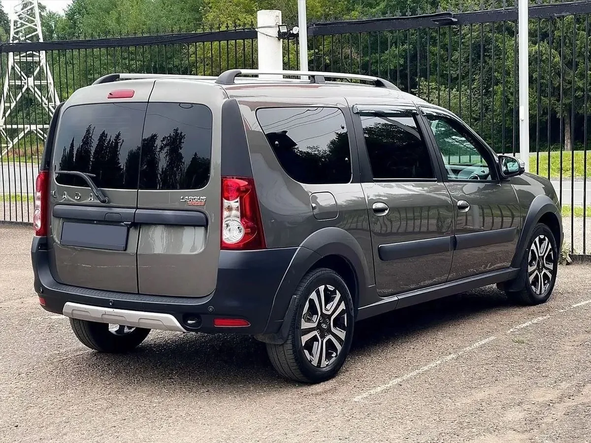 ВАЗ (Lada) Largus 1.6 MT (106 л.с.)