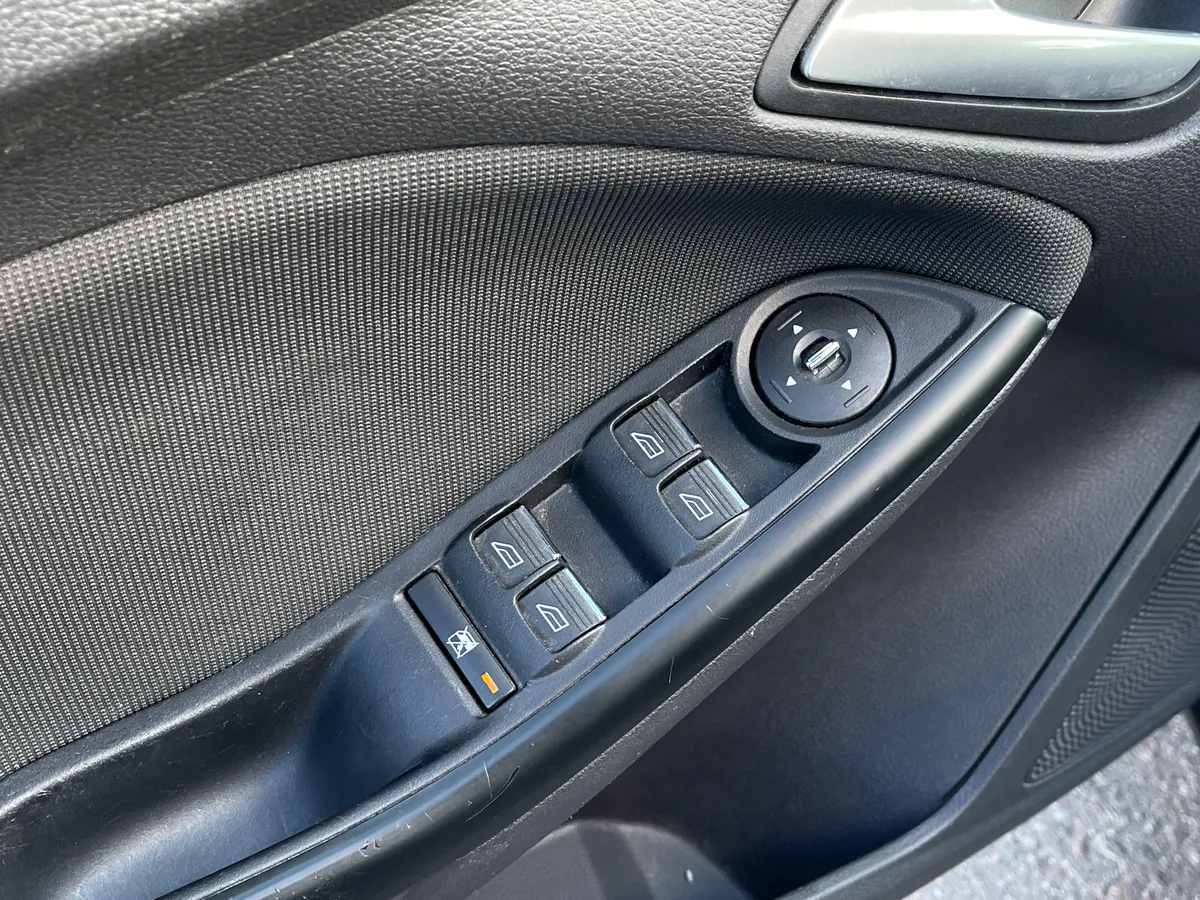 Ford Focus 2.0 PowerShift (150 л.с.), 2013 — фото 12