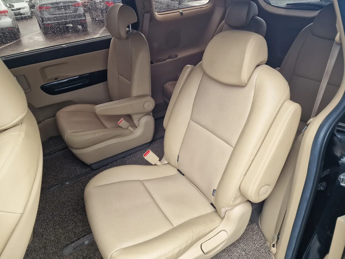 Kia Carnival 2.2 CRDi AT (200 л.с.)