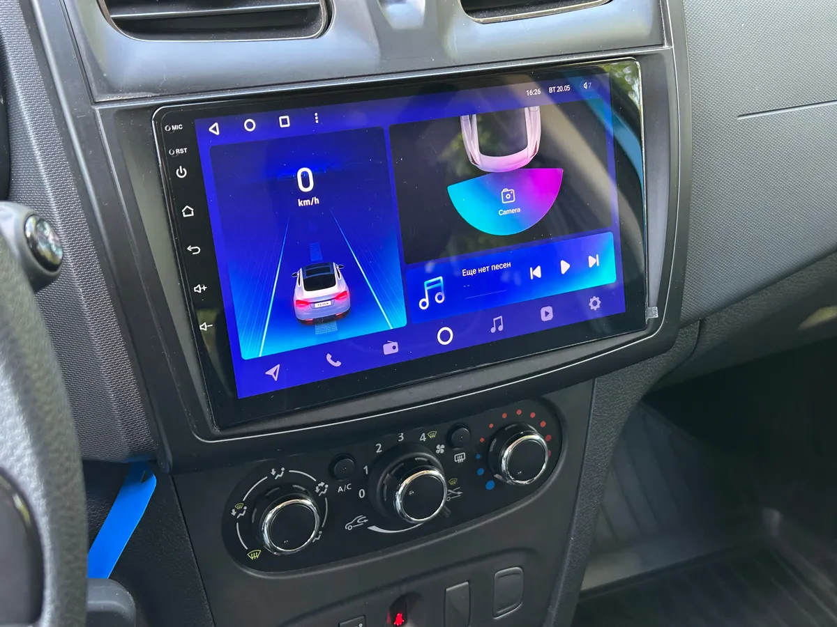 Renault Sandero 1.6 MT (82 л.с.)