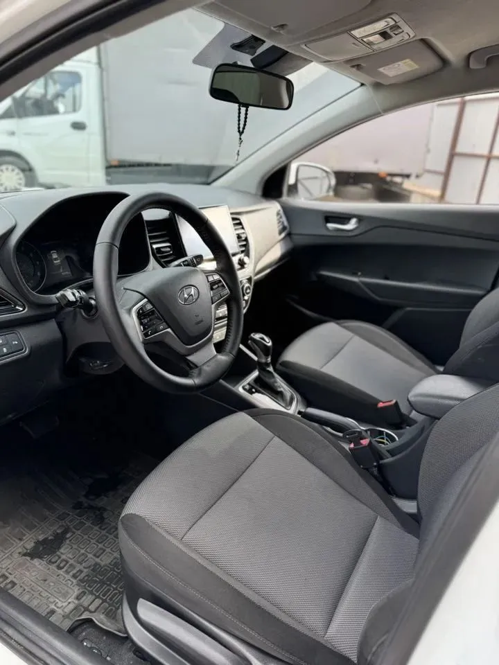 Hyundai Solaris 1.6 AT (123 л.с.)