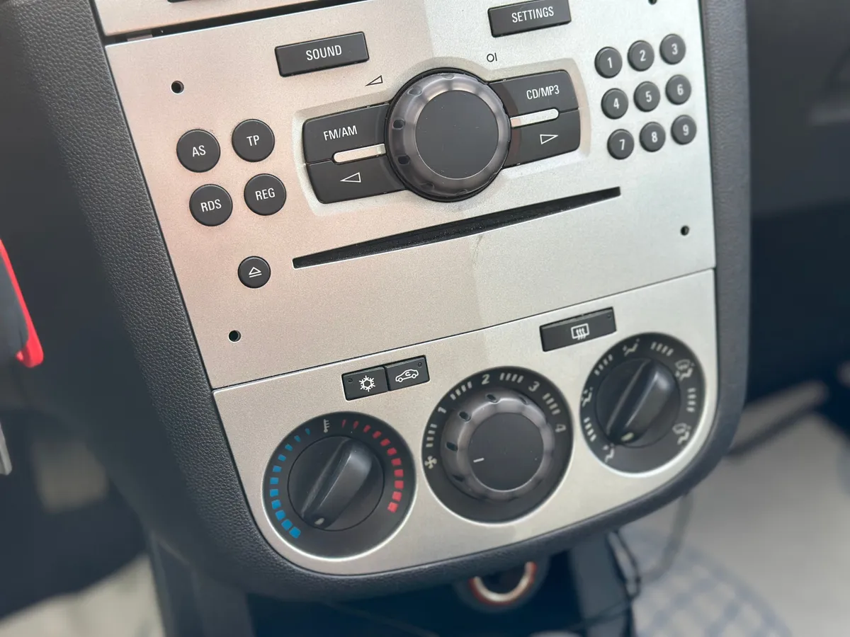 Opel Corsa 1.4 AT (100 л.с.)