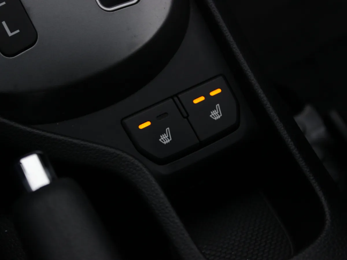 Kia Rio 1.4 AT (107 л.с.)