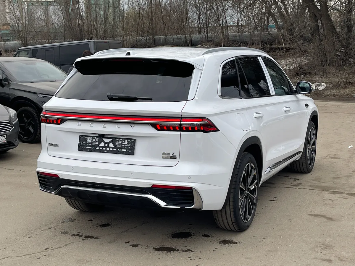 Geely Monjaro 2.0 AT AWD (265л.с.)