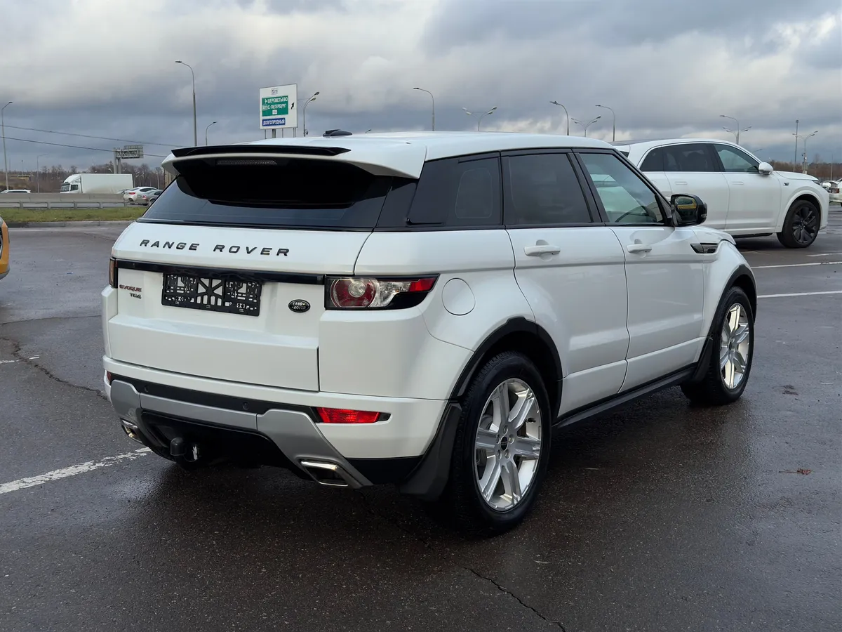 Land Rover Range Rover Evoque 2.2 TD4 AT (150 л.с.)