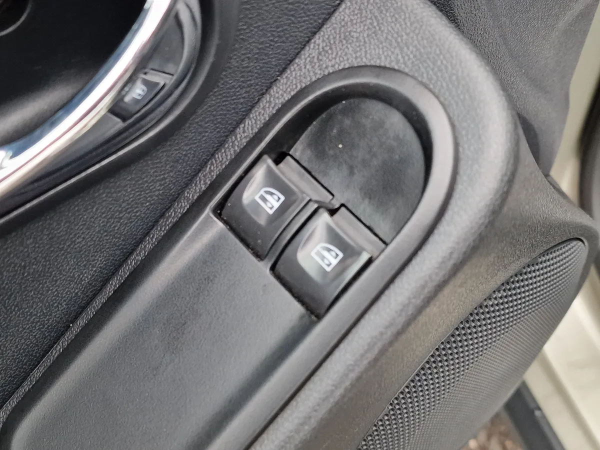 ВАЗ (Lada) Largus 1.6 MT (106 л.с.)