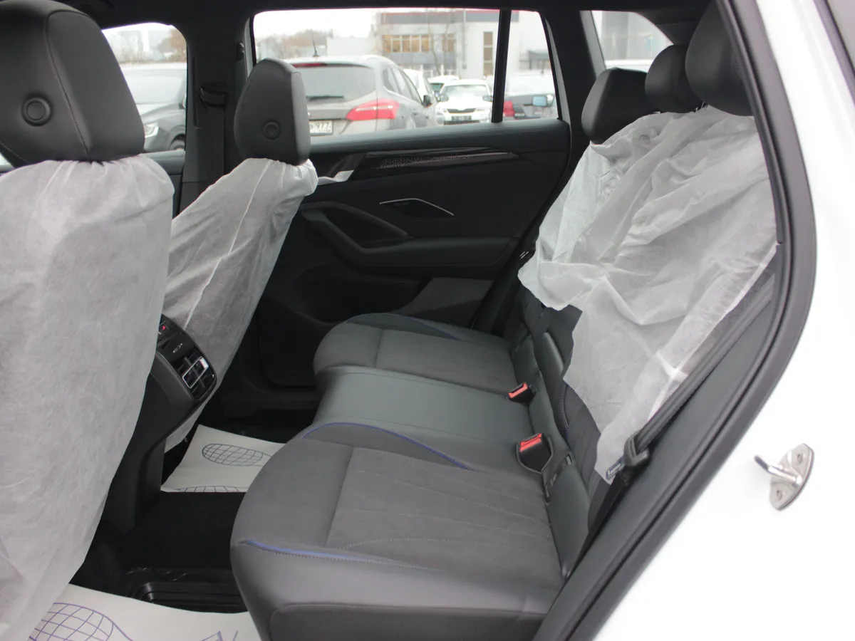 Volkswagen Tiguan 2.0 AMT 4WD (220 л.с.)