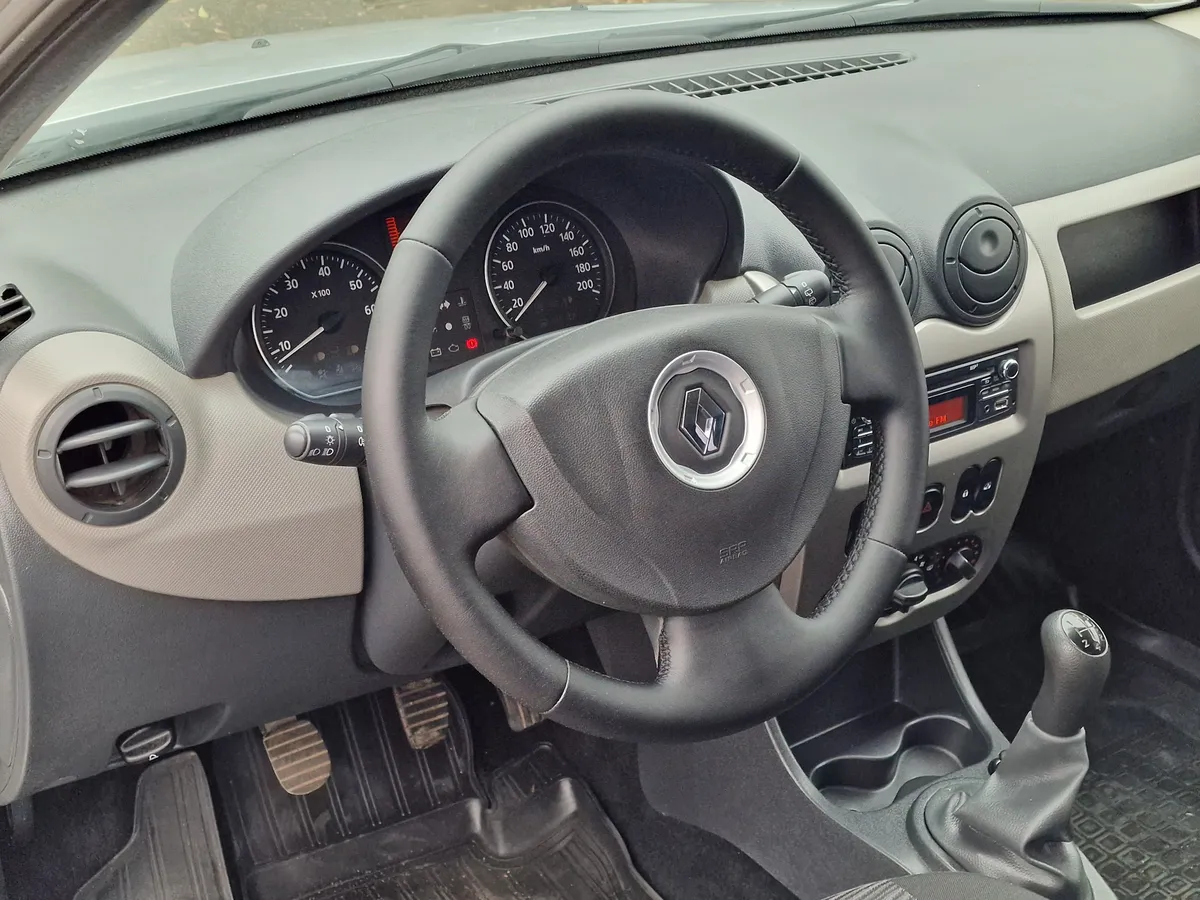 Renault Sandero 1.6 MT (102 л.с.)