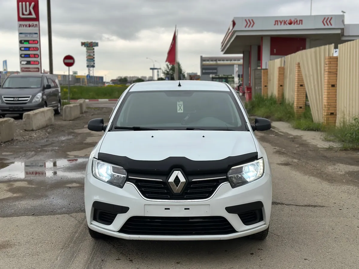 Renault Logan 1.6 MT (82 л.с.)