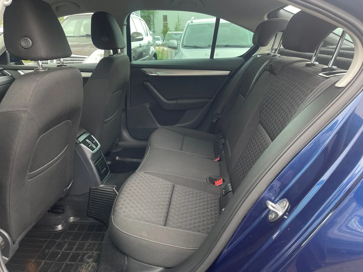 Skoda Octavia 1.6 AT (110 л.с.), 2017 — фото 11