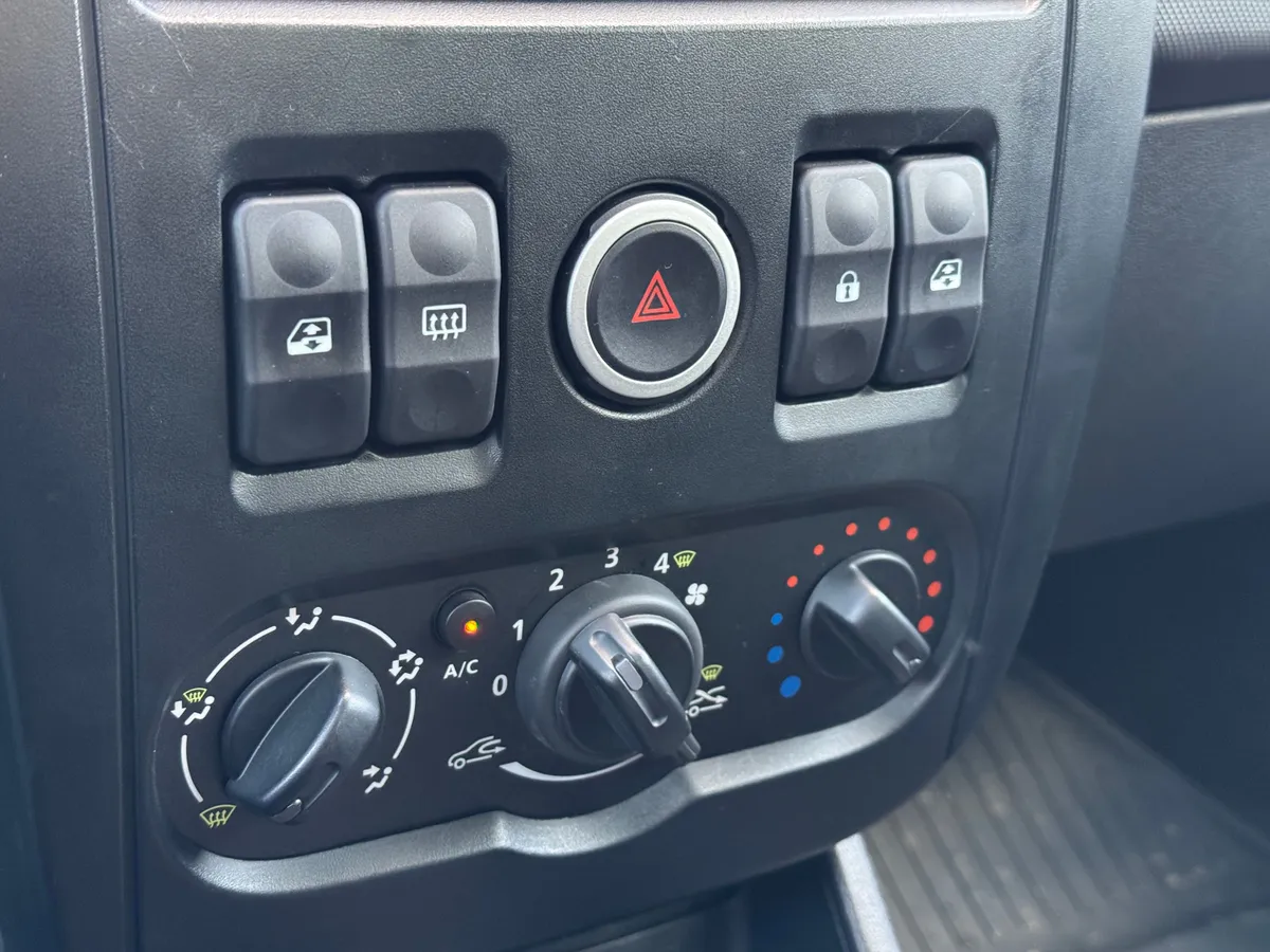 ВАЗ (Lada) Largus 1.6 MT (106 л.с.)