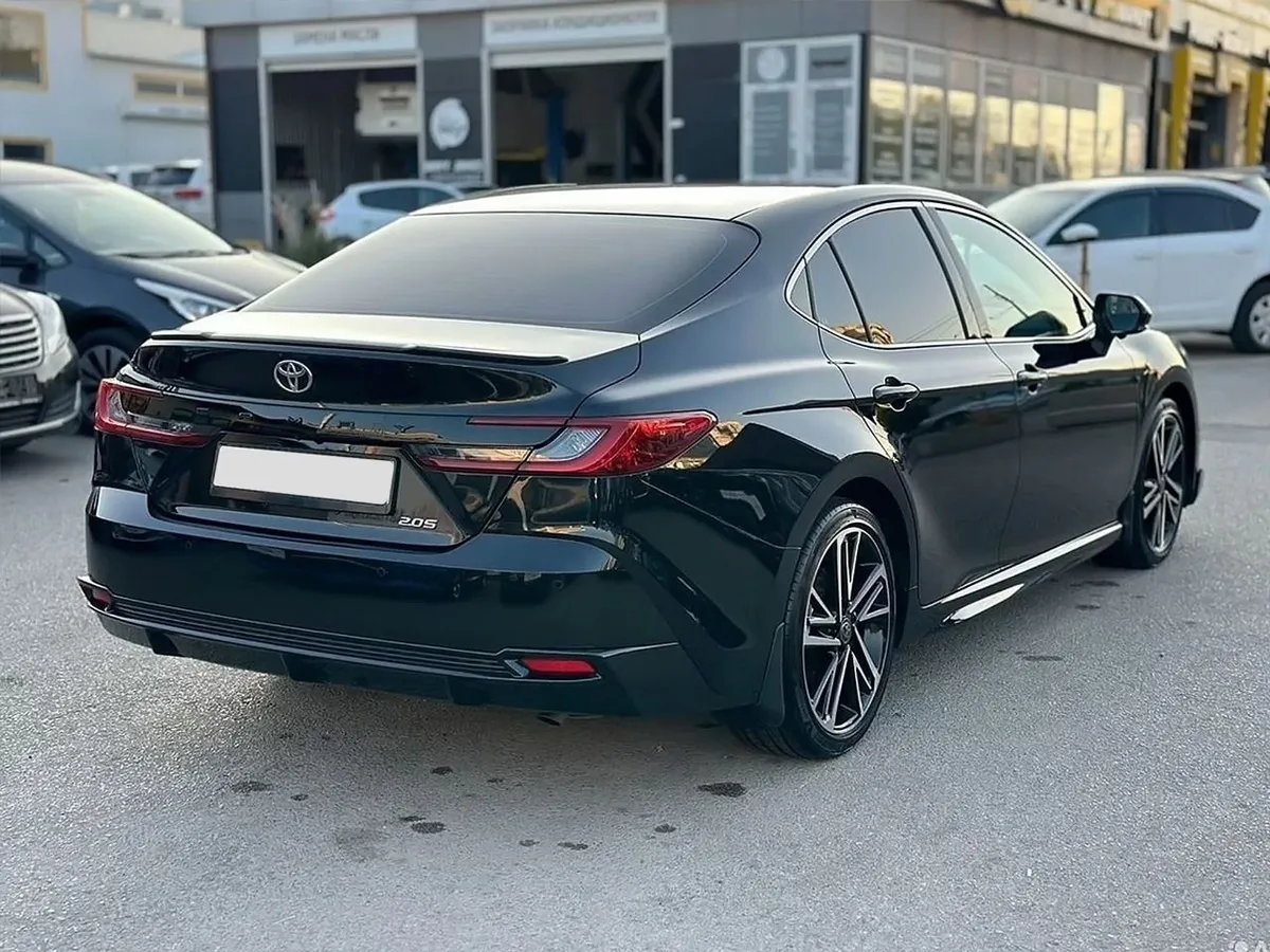 Toyota Camry 2.0 CVT (173 л.с.)